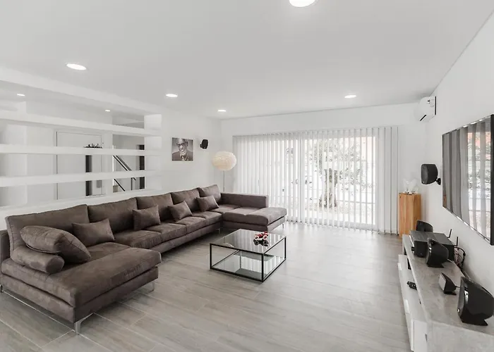 Luxury Chill Villa - Private pool, jacuzzi&exclusive guest experience