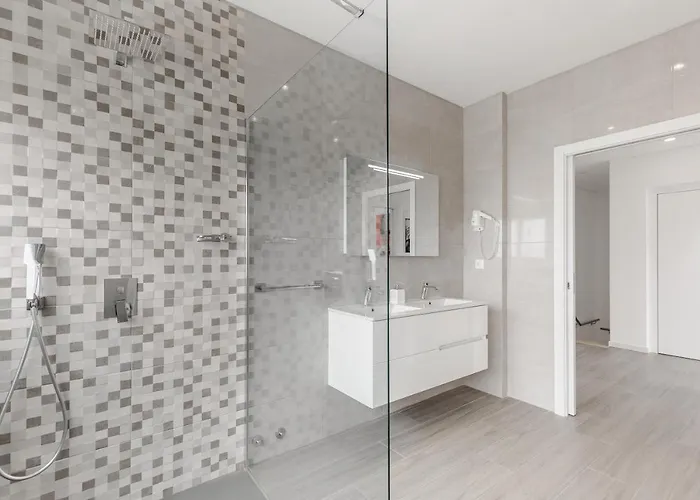 Luxury Chill Villa - Private pool, jacuzzi&exclusive guest experience Santa Barbara (Lisbon)