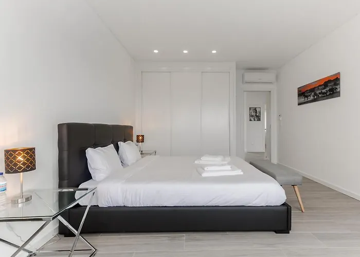 Luxury Chill Villa - Private pool, jacuzzi&exclusive guest experience Villa Santa Barbara (Lisbon)