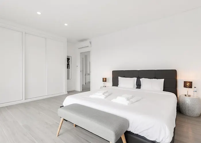 Luxury Chill Villa - Private pool, jacuzzi&exclusive guest experience *