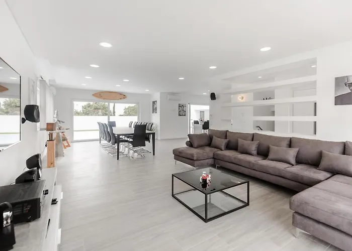 Luxury Chill Villa - Private pool, jacuzzi&exclusive guest experience Villa