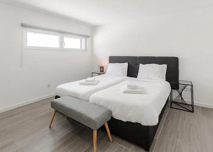 Luxury Chill Villa - Private pool, jacuzzi&exclusive guest experience Villa Santa Barbara (Lisbon)