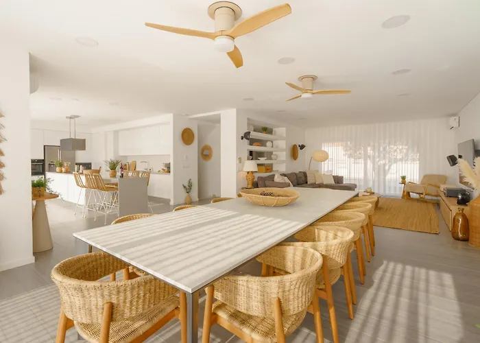 Villa Luxury Chill Villa - Private pool, jacuzzi&exclusive guest experience *