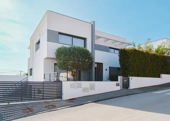 Luxury Chill Villa - Private pool, jacuzzi&exclusive guest experience Villa Santa Barbara (Lisbon)